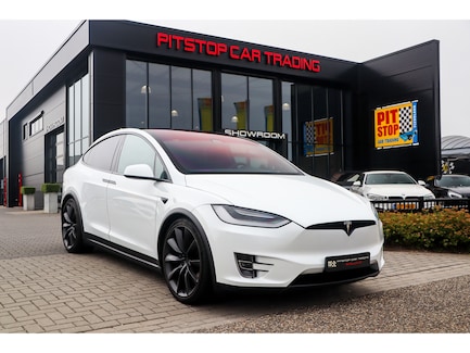 Tesla Model X 0