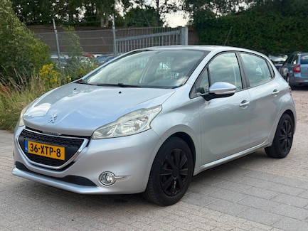 Peugeot 208 0