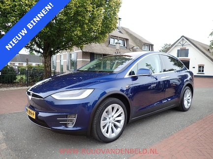 Tesla Model X 0