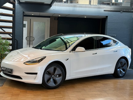 Tesla Model 3 0