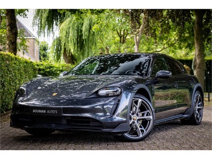 Porsche Taycan Cross Turismo 0