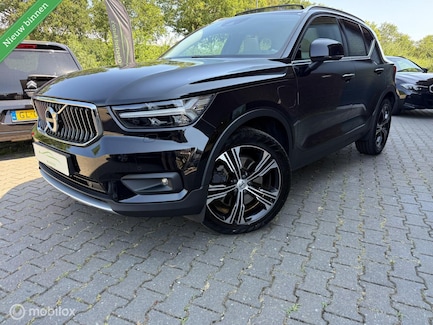 Volvo XC40 0