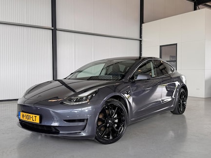 Tesla Model 3 0