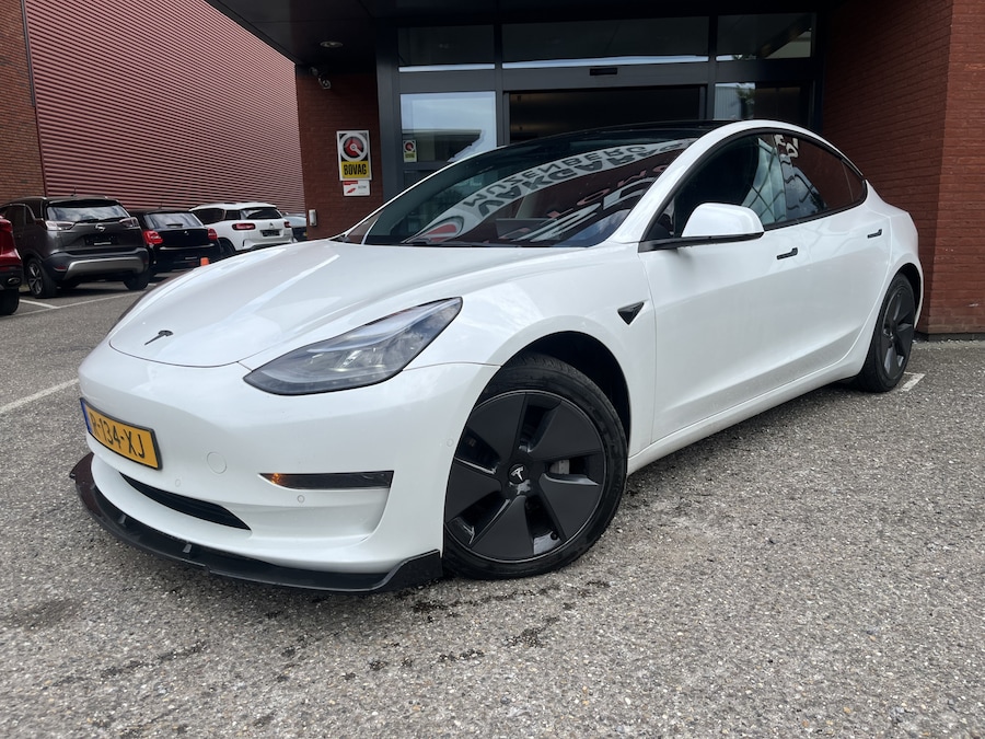 Tesla Model 3 Standard Range Plus RWD 60 kWh / 59 528 km / Toit panoramique / Autopilot / Cuir / Caméra de recul