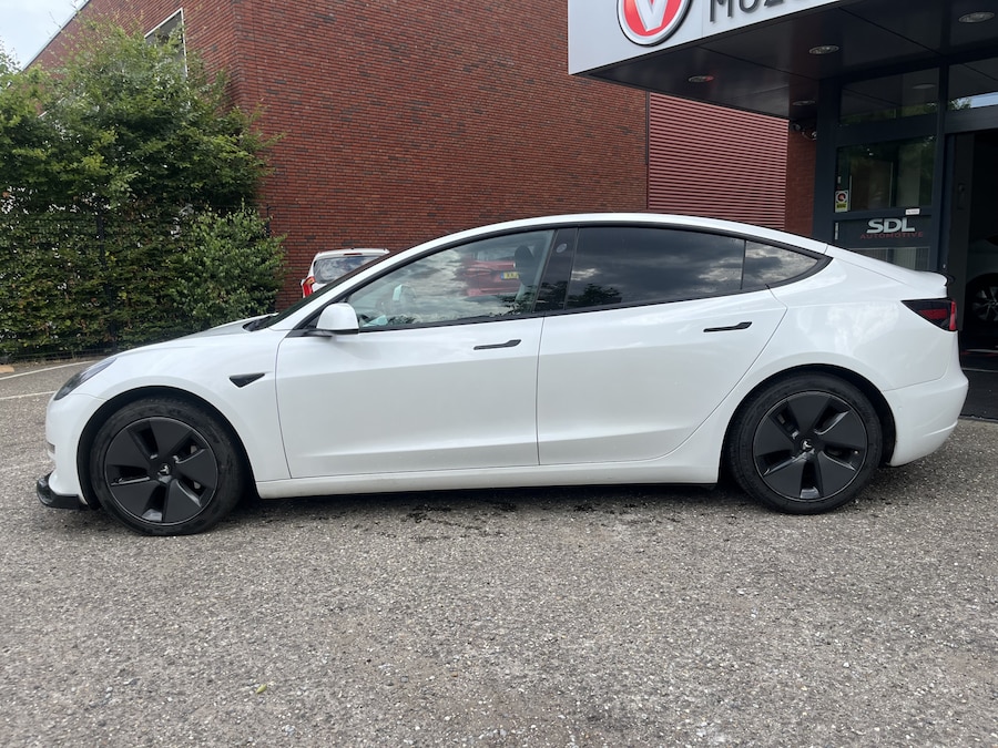 Tesla Model 3 Standard Range Plus RWD 60 kWh / 59 528 km / Toit panoramique / Autopilot / Cuir / Caméra de recul
