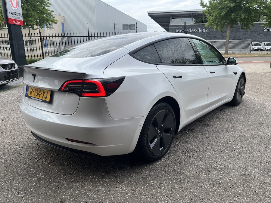Tesla Model 3 Standard Range Plus RWD 60 kWh / 59 528 km / Toit panoramique / Autopilot / Cuir / Caméra de recul