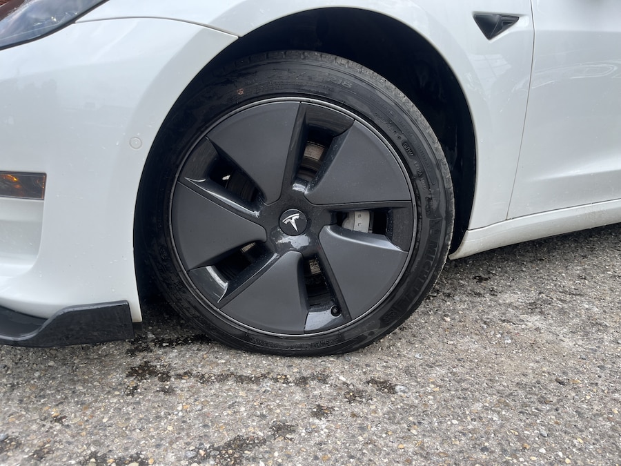Tesla Model 3 Standard Range Plus RWD 60 kWh / 59 528 km / Toit panoramique / Autopilot / Cuir / Caméra de recul