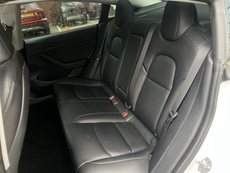 Tesla Model 3 Standard Range Plus RWD 60 kWh / 59 528 km / Toit panoramique / Autopilot / Cuir / Caméra de recul
