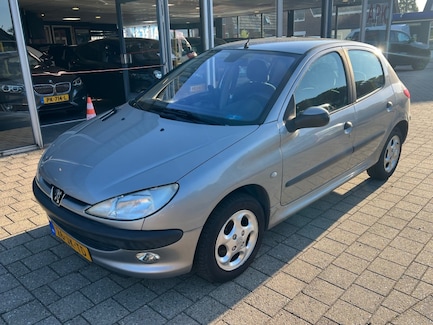 Peugeot 206 0