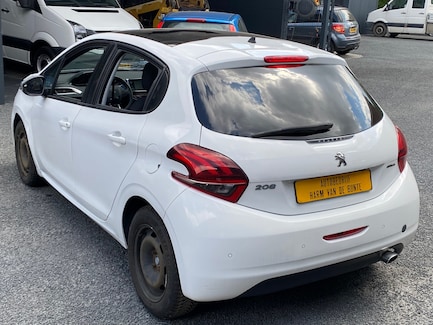 Peugeot 208 0