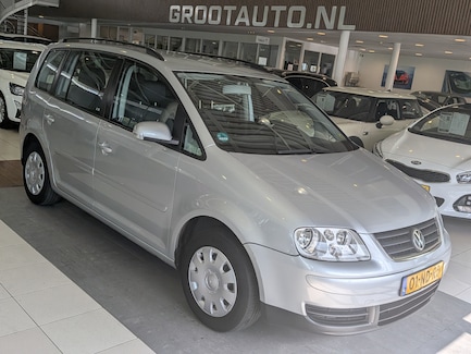 Volkswagen Touran 0