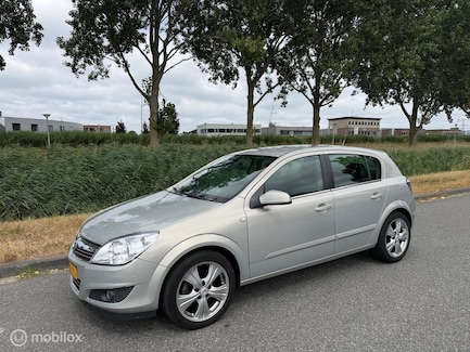 Opel Astra 0
