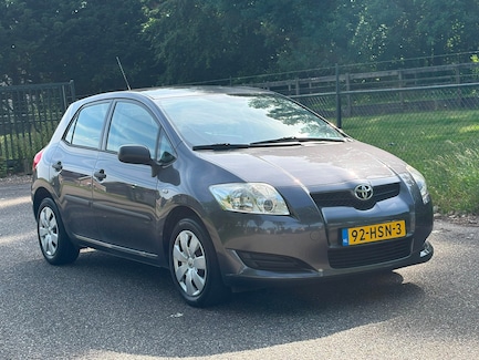 Toyota Auris 0