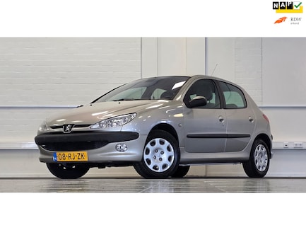 Peugeot 206 0