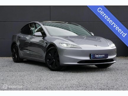 Tesla Model 3 0