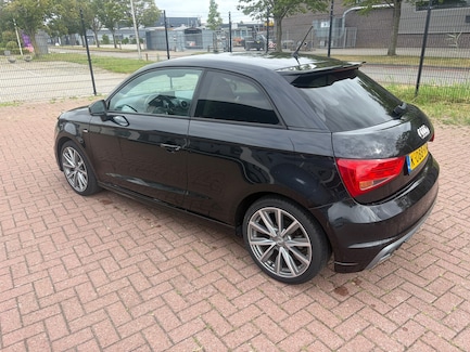 Audi A1 0