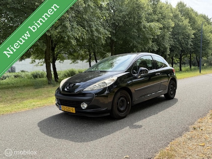 Peugeot 207 0