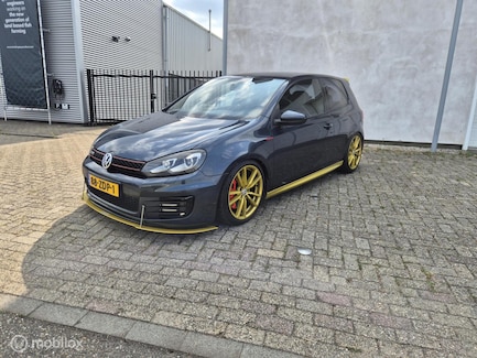 Volkswagen Golf 0