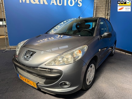 Peugeot 206+ 0