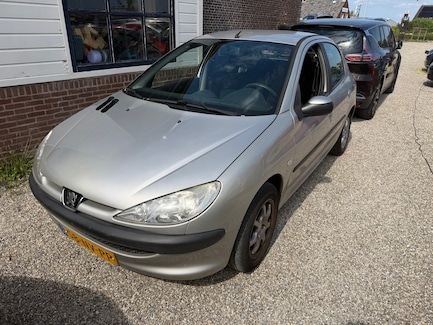 Peugeot 206 0