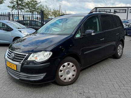 Volkswagen Touran 0