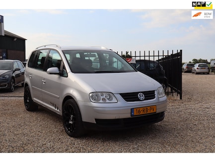 Volkswagen Touran 0