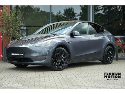 Tesla Model Y 0