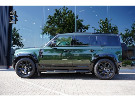 Land Rover Defender 0