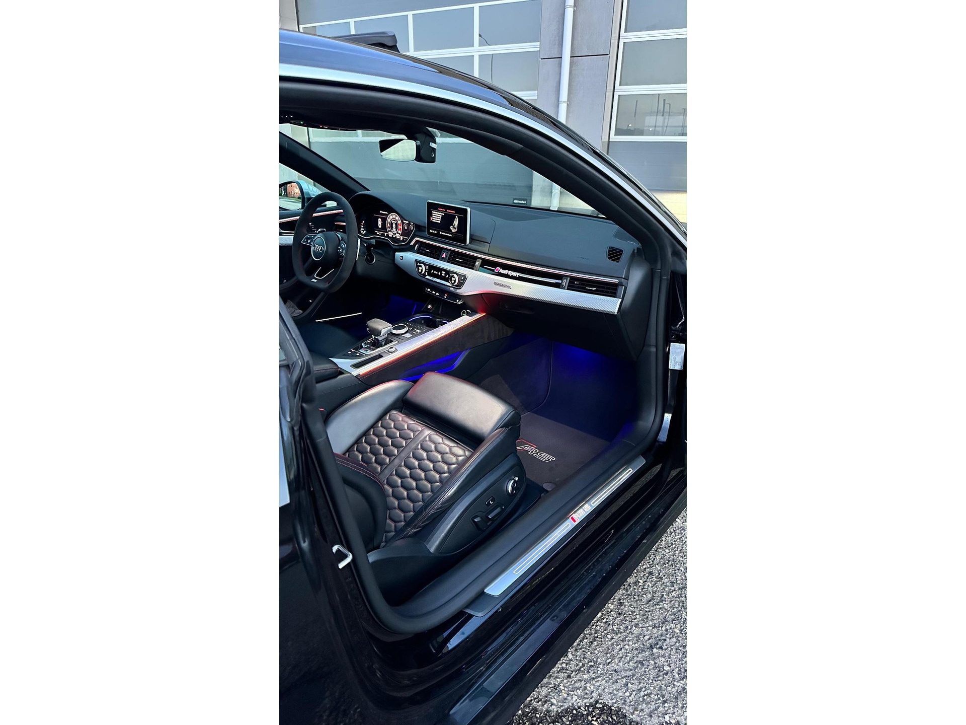 Bekijk 54 benzine Audi RS5 occasions