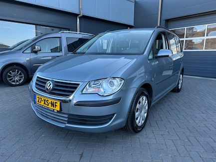 Volkswagen Touran 0