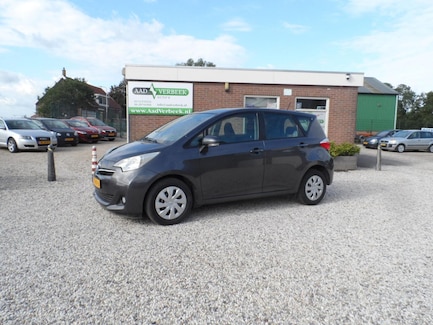 Toyota Verso-S 0