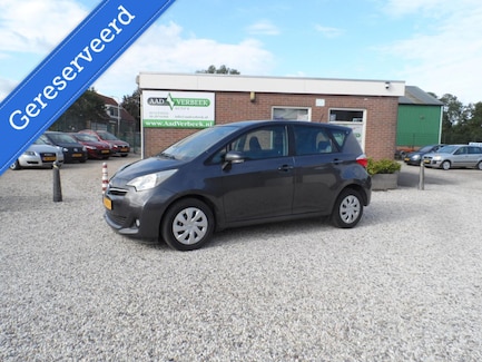 Toyota Verso-S 0