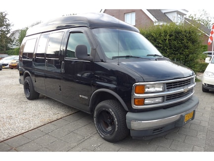 Chevrolet Sport Van 0