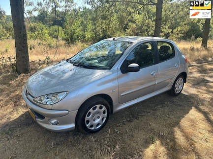 Peugeot 206 0