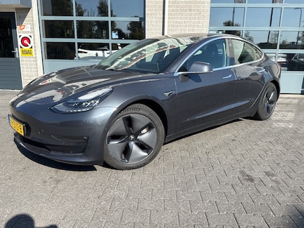 Tesla Model 3 0