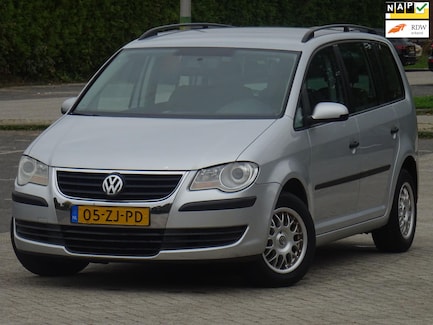 Volkswagen Touran 0