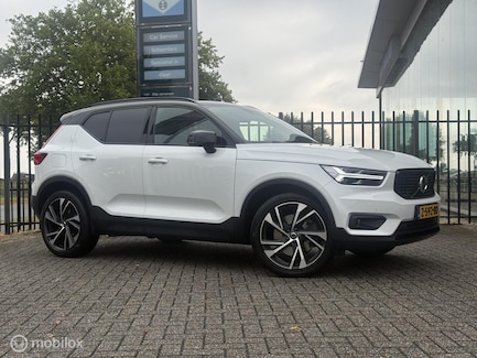 Volvo XC40 0