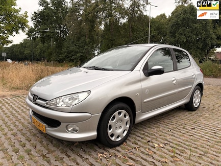 Peugeot 206 0