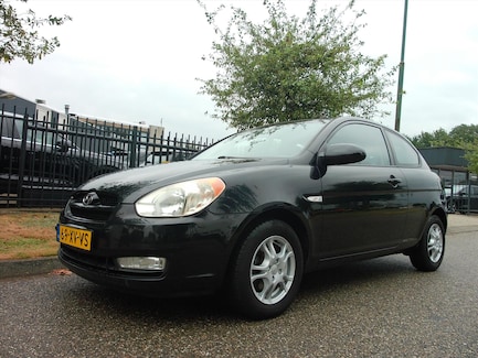 Hyundai Accent 0