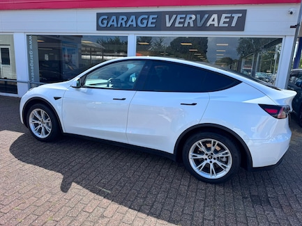 Tesla Model Y 0