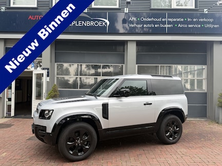Land Rover Defender 0