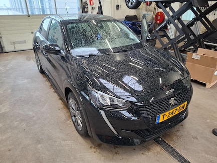 Peugeot e-208 0