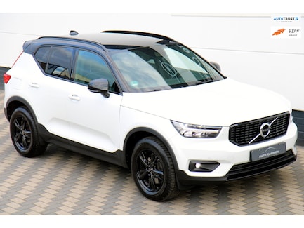 Volvo XC40 0