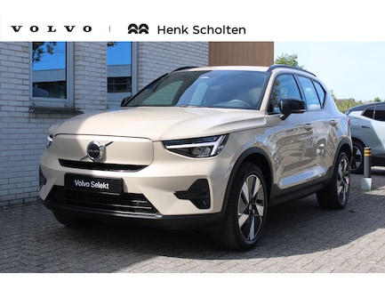 Volvo EX40 0