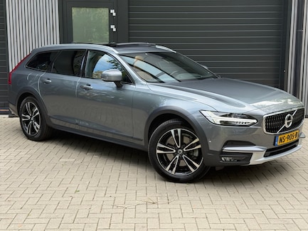 Volvo V90 Cross Country 0