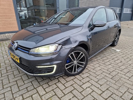 Volkswagen Golf 0