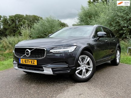 Volvo V90 Cross Country 0