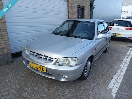 Hyundai Accent 0