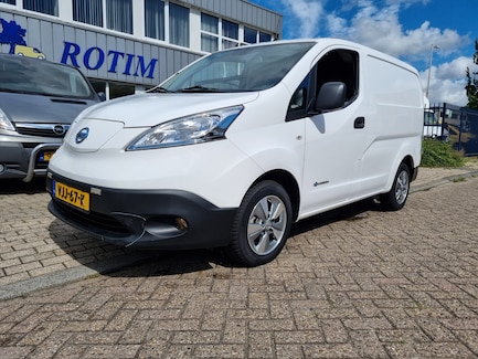 Nissan E-NV200 0