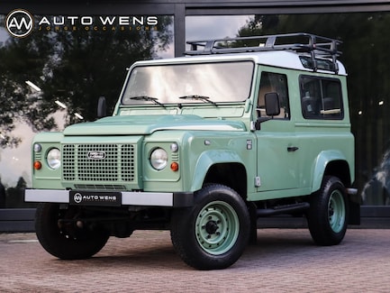 Land Rover Defender 0